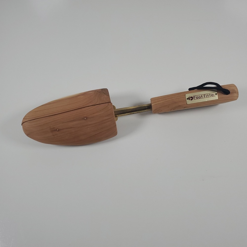 FootFitter Sir James Cedar Shoe Tree with Split Toe- Adjustable Shoe Shaper